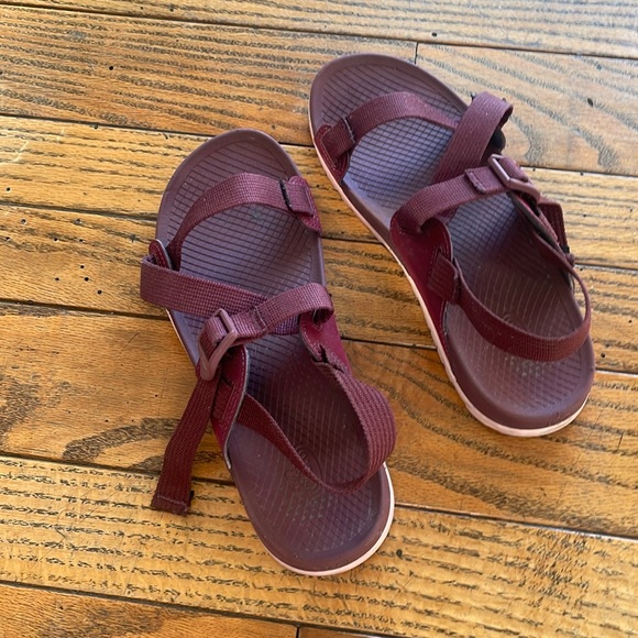 Chaco lowdown sandals. Size W7. 
Worn 3 times. - Picture 1 of 3